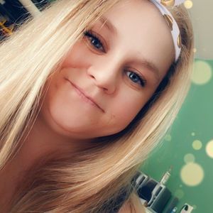 Meet your Posher, Caitlin